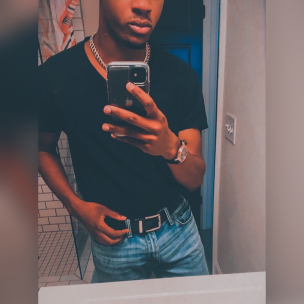 Meet your Posher, Khare